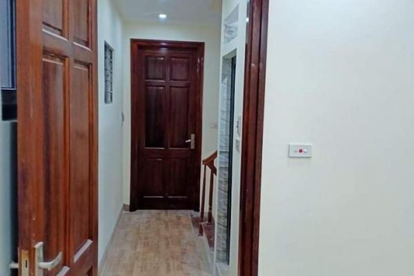 NHÀ MỚI KÍNH KOONG, ĐẸP LONG LANH, KHÁCH MUA VỀ Ở LUÔN.