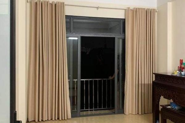 THANH TRÌ – LÔ GÓC – Ô TÔ ĐỖ CỬA .