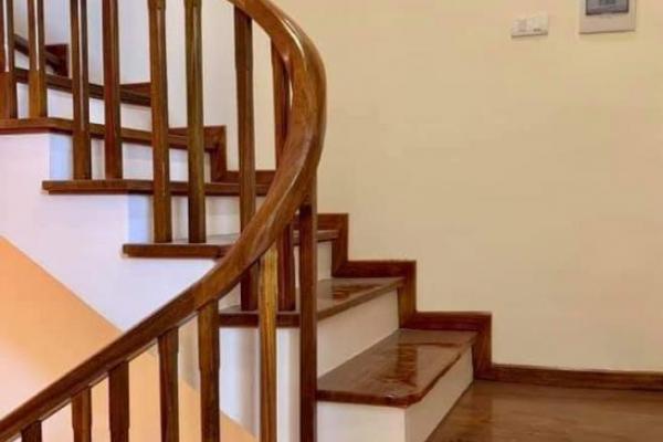 Đội Cấn 39m2, 5 Tầng, Mặt Tiền 5m, giá 5.25 tỷ, Quận Ba Đình