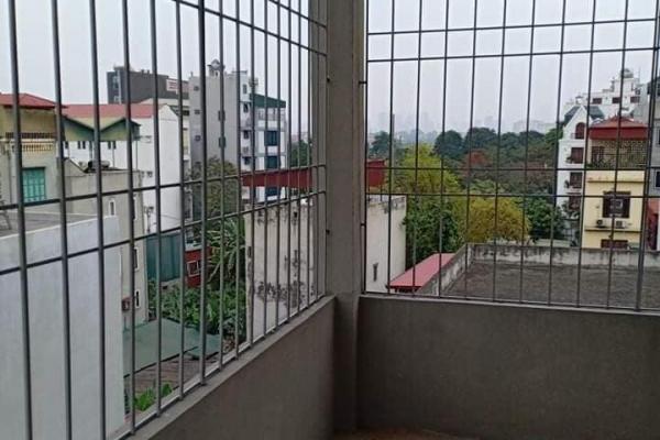 Đội Cấn 40m2 5 Tầng MT 3.4m 5.1 tỷ Ba Đình