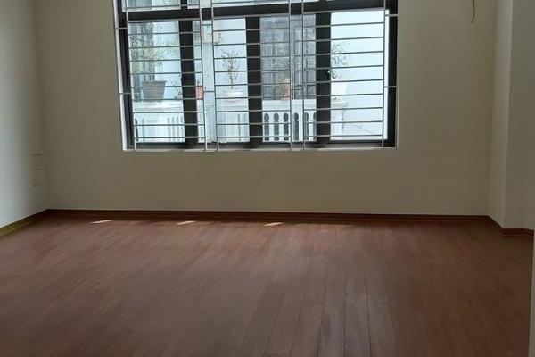 Hoàng Hoa Thám 43m2 5 Tầng MT 5.6m 4.2 tỷ Ba Đình