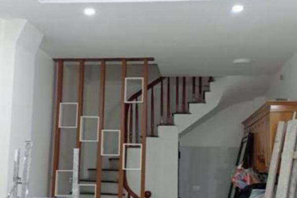 Ô TÔ 7 CHỖ ĐỖ CỬA – NHÀ MỚI CĂN GÓC – HỘ KHẨU BA ĐÌNH