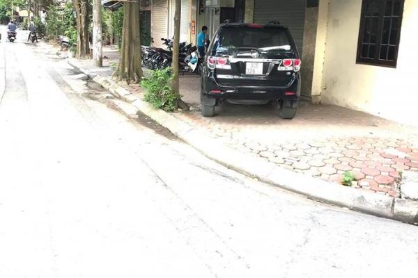 NHÀ ĐẸP TAM TRINH, Lô Góc Hai mặt oto tránh Vỉa hè 5m Tam Trinh 40m2 4 Tầng MT 12m 6.8 tỷ Hoàng Mai